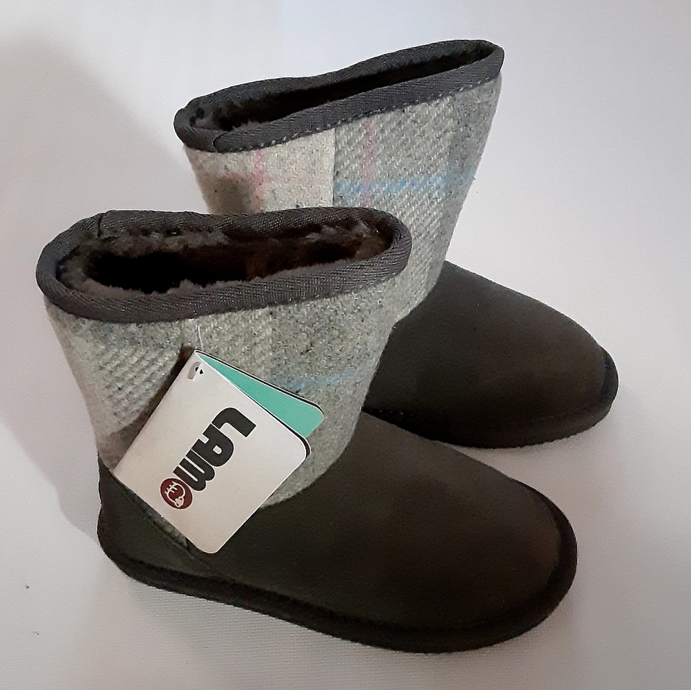 Lamo Wembley kids pink grey boots new size 2
